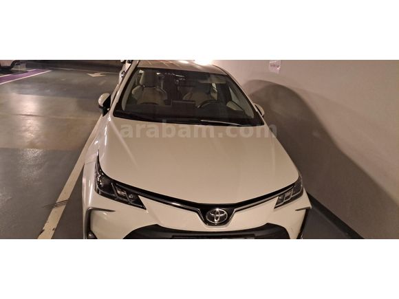 Sahibinden Toyota Corolla 1.5 Dream 2021 Model  45.400 km inci beyaz metalik boya