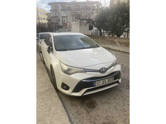 Sahibinden Toyota Avensis 1.6 D-4D Premium 2015 Model 