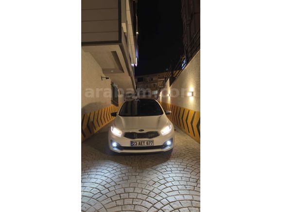 Sahibinden Kia Ceed 1.6 CRDi Concept Plus 2017 Model 