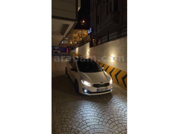 Sahibinden Kia Ceed 1.6 CRDi Concept Plus 2017 Model 