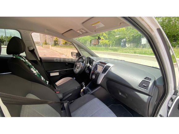 Sahibinden Kia Venga 1.4 CRDi Active 2011 Model  268.000 km Beyaz
