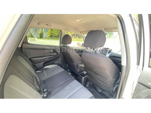 Sahibinden Kia Venga 1.4 CRDi Active 2011 Model  268.000 km Beyaz