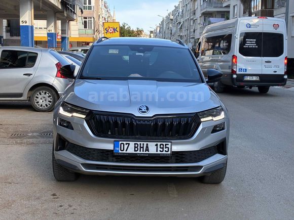 Sahibinden Boyasız Skoda Karoq 1.5 TSI Sportline 2023 cam tavan 