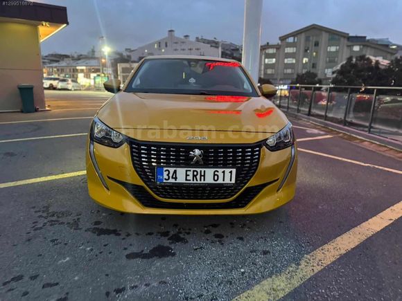 PEUGEOT 208 ALİHAN CAR'DAN 2021 MODEL OTOMATİK 68.000 DE