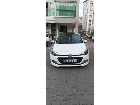 Sahibinden Hyundai i20 1.2 MPI Style 2014 Model Cam Tavan 188.000 km Beyaz