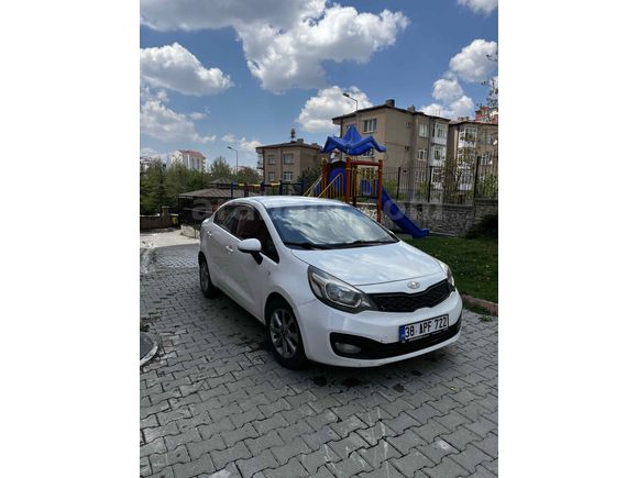 Sahibinden Kia Rio 1.4 CVVT Fancy 2013 Model 
