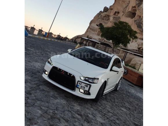 Sahibinden Mitsubishi Lancer 1.6 Invite 2011 Model