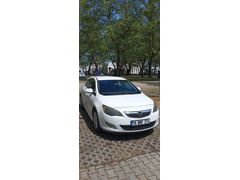 Değişen siz Opel Astra 1.3 CDTI Sport 2012 Model  195.000 km Beyaz