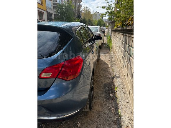Sahibinden Opel Astra J 1.6 Edition 2013 Model  Makyajlı Kasa