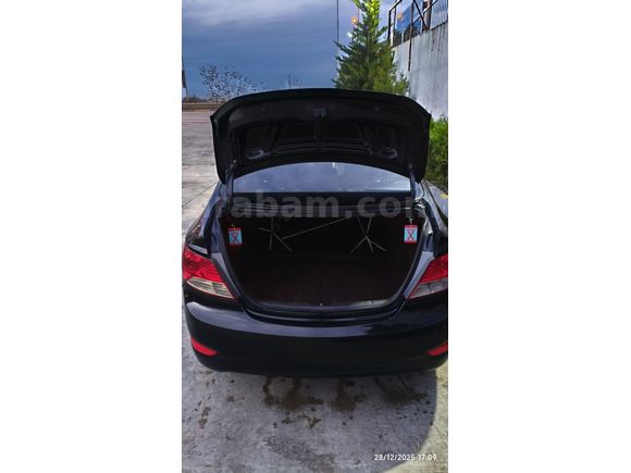 Sahibinden Hyundai Accent Blue 1.4 CVVT Mode Plus 2012 Model