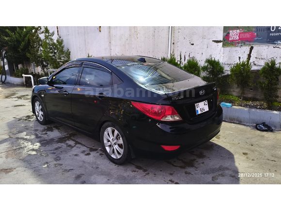 Sahibinden Hyundai Accent Blue 1.4 CVVT Mode Plus 2012 Model