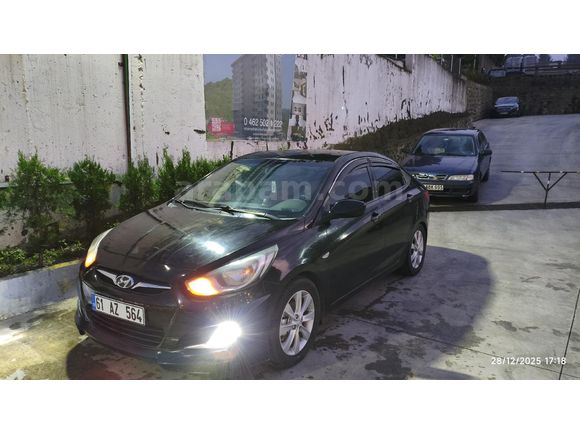 Sahibinden Hyundai Accent Blue 1.4 CVVT Mode Plus 2012 Model