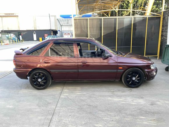 ACİL SATILIK!!!Sahibinden Ford Escort 1.6 CLX 1998 Model  
Yeni muayeneli 2028’e kadar muayene derdi yok