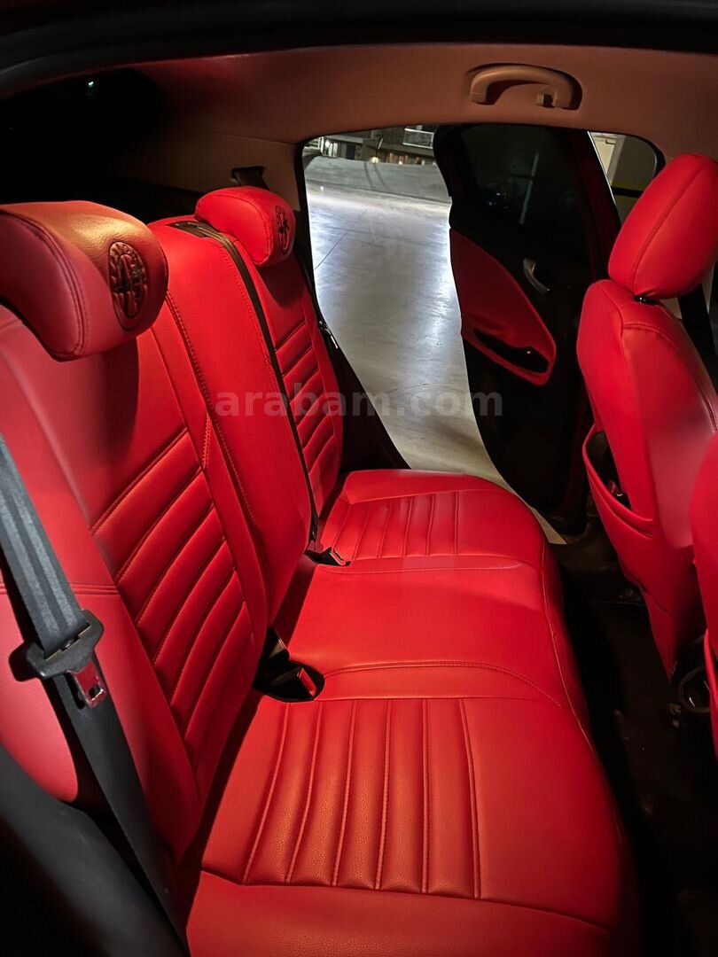 Sahibinden Alfa Romeo Giulietta 1.4 TB MultiAir Distinctive 2011 Model İstanbul 185.000 km Kırmızı 5