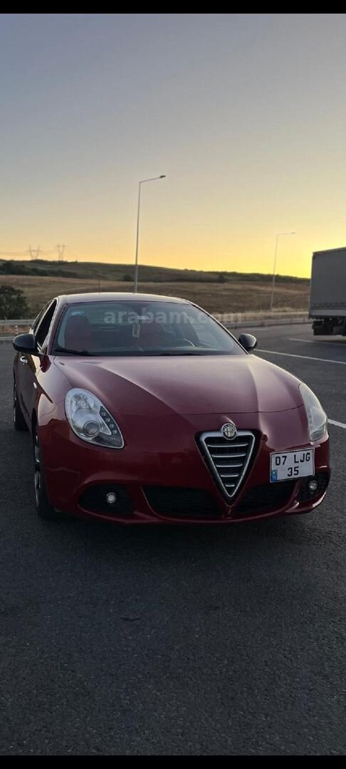Sahibinden Alfa Romeo Giulietta 1.4 TB MultiAir Distinctive 2011 Model İstanbul 185.000 km Kırmızı 1