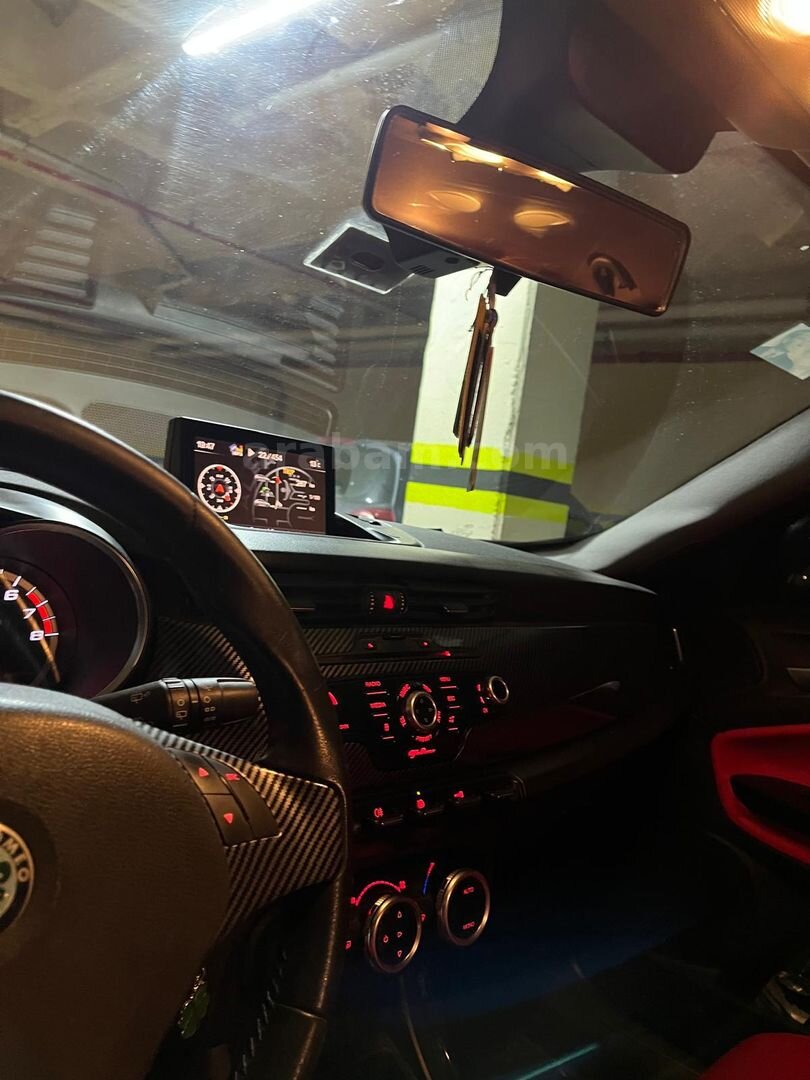 Sahibinden Alfa Romeo Giulietta 1.4 TB MultiAir Distinctive 2011 Model İstanbul 185.000 km Kırmızı 4