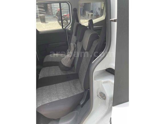 Sahibinden Ford Tourneo Courier 1.5 EcoBlue Titanium 2024 Model 