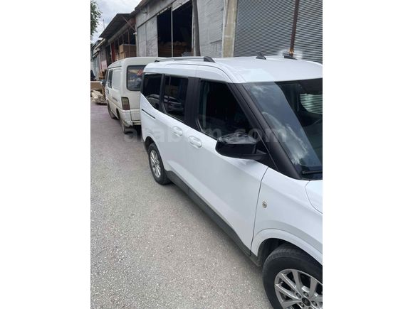 Sahibinden Ford Tourneo Courier 1.5 EcoBlue Titanium 2024 Model 