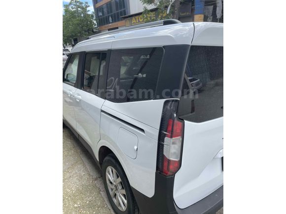 Sahibinden Ford Tourneo Courier 1.5 EcoBlue Titanium 2024 Model 