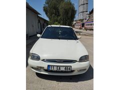Sahibinden Ford Escort 1.6 Classic 2000 Model  203.000 km Beyaz