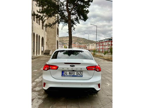 Sahibinden Ford Focus 1.5 EcoBlue Titanium Stil 2024 Model 