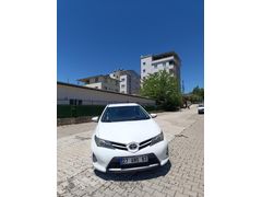 Acil Memurdan temiz Toyota Auris