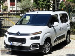 2019 BERLİNGO YENİ TİP BLUE HDİ FEEL PAKET TEMİZ GÜZEL ARAÇ....