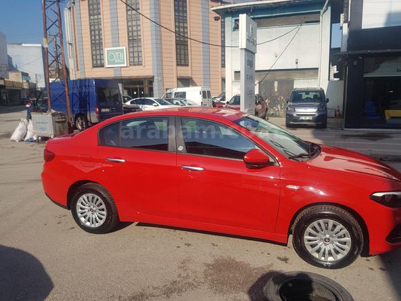 Sahibinden Fiat Egea 1.4 Fire Easy 2023 Model  10.000 km Kırmızı