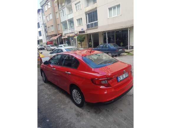 Sahibinden Fiat Egea 1.4 Fire Easy 2023 Model  10.000 km Kırmızı