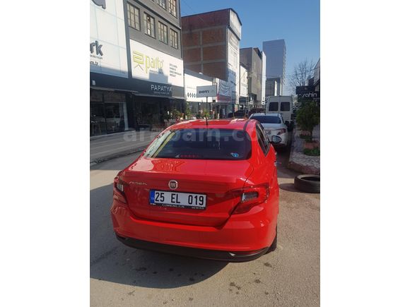 Sahibinden Fiat Egea 1.4 Fire Easy 2023 Model  10.000 km Kırmızı