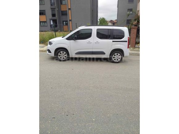 Sahibinden Opel Combo 1.5 CDTI Edition 2023 Model  20.000 km Beyaz