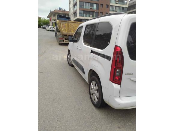 Sahibinden Opel Combo 1.5 CDTI Edition 2023 Model  20.000 km Beyaz