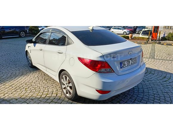 Hyundai Yetkili Servis Çalışanından Accent Blue 1.6 CRDI Mode Plus 2017 Model 