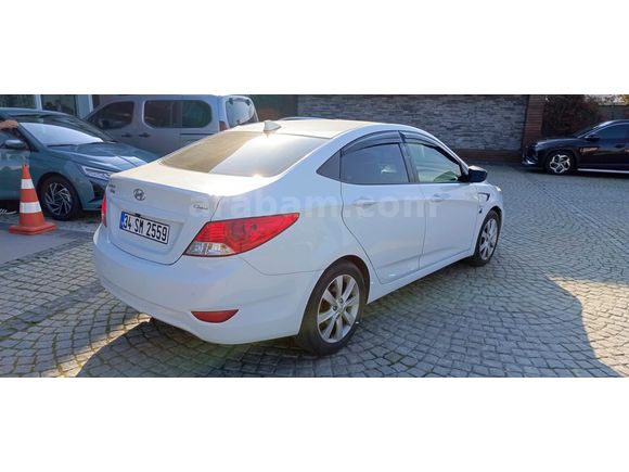 Hyundai Yetkili Servis Çalışanından Accent Blue 1.6 CRDI Mode Plus 2017 Model 
