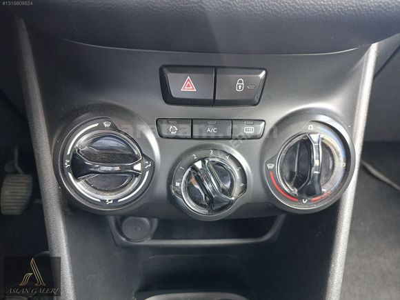 2016 MODEL DÜŞÜK KM TEK PARÇA BOYALI DEĞİŞENSİZ PEUGEOT 208