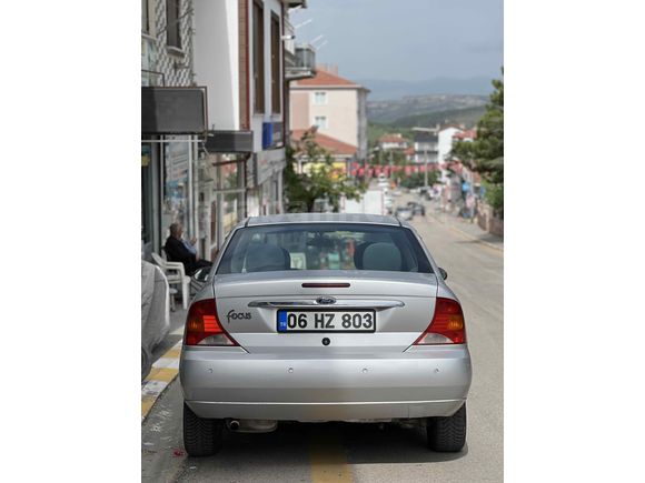 Sahibinden Ford Focus 1.6 Ghia 2001 Model 