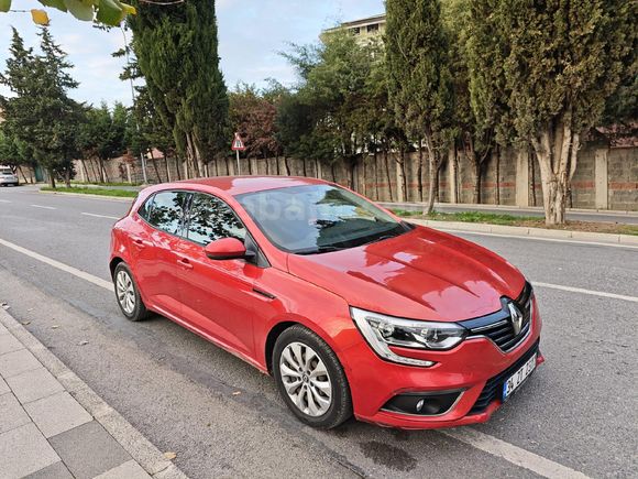 Değişensiz Tramersiz Temiz Düşük Km Megan 4 Hacback