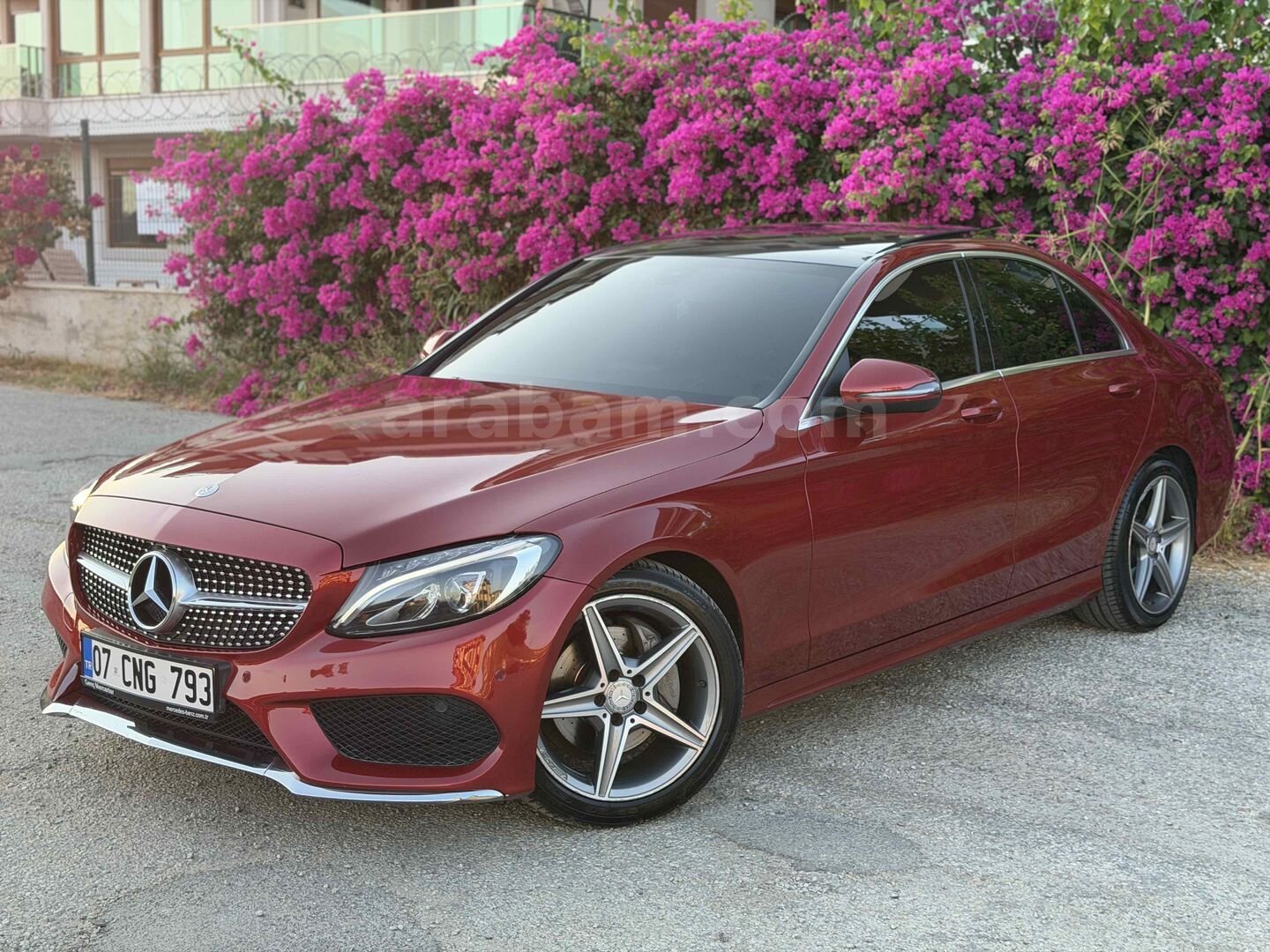 2.SAHİBİNDEN 2016 MODEL MERCEDES C200D AMG ÖZEL RENK KIRMIZI BAKIMLI 116.000 KM 3