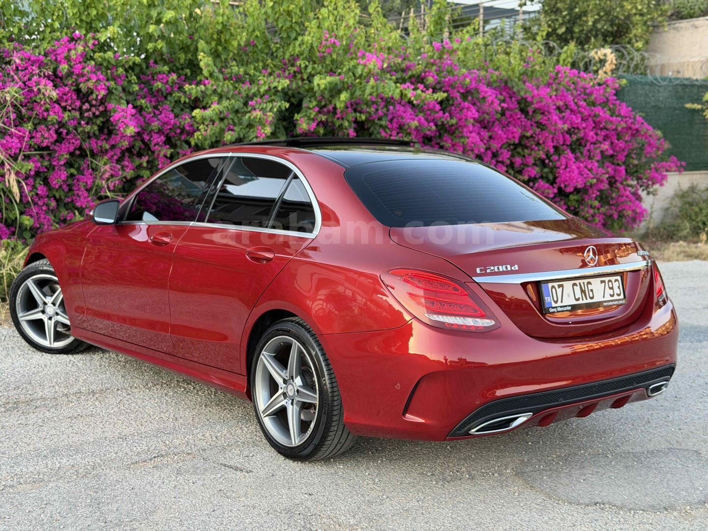 2.SAHİBİNDEN 2016 MODEL MERCEDES C200D AMG ÖZEL RENK KIRMIZI BAKIMLI 116.000 KM 6