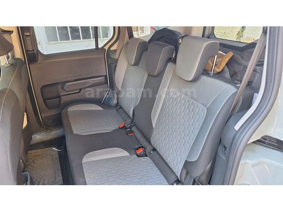 Sahibinden Ford Tourneo Courier 1.5 EcoBlue Titanium 2024 Model  28.600 km Gri