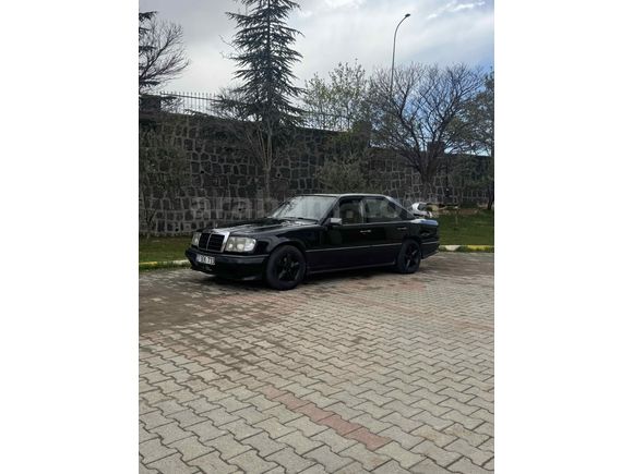 Sahibinden Mercedes - Benz E 200 1988 Model  595.000 km Siyah
