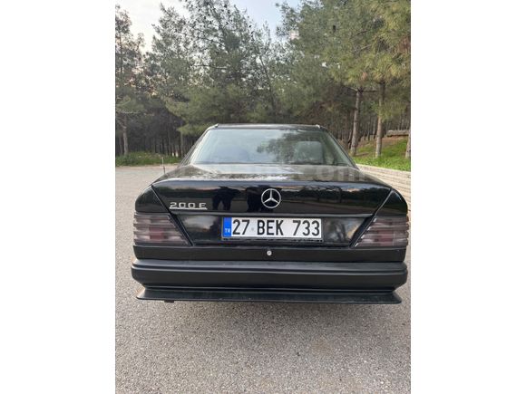 Sahibinden Mercedes - Benz E 200 1988 Model  595.000 km Siyah
