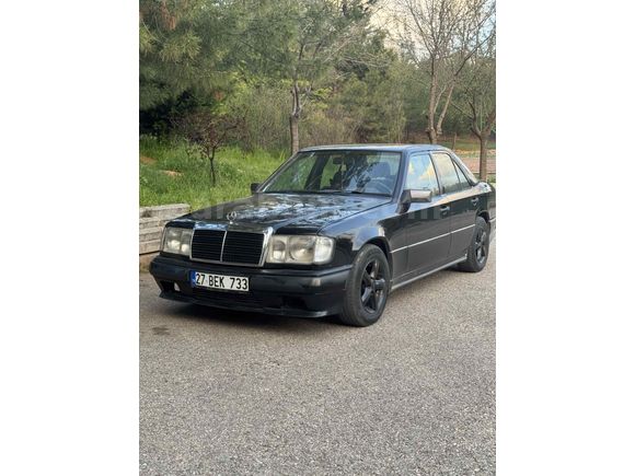 Sahibinden Mercedes - Benz E 200 1988 Model  595.000 km Siyah