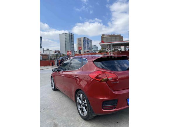 Sahibinden Kia Ceed 1.6 CRDi Premium 2016 Model İstanbul 115.000 km Kırmızı