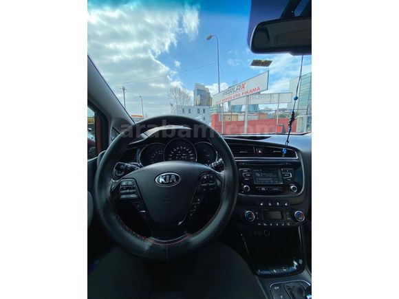 Sahibinden Kia Ceed 1.6 CRDi Premium 2016 Model İstanbul 115.000 km Kırmızı