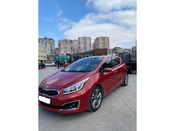 Sahibinden Kia Ceed 1.6 CRDi Premium 2016 Model İstanbul 115.000 km Kırmızı