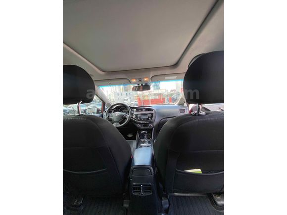 Sahibinden Kia Ceed 1.6 CRDi Premium 2016 Model İstanbul 115.000 km Kırmızı
