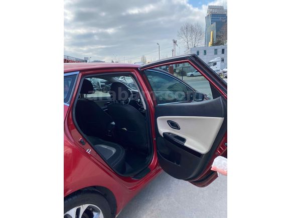 Sahibinden Kia Ceed 1.6 CRDi Premium 2016 Model İstanbul 115.000 km Kırmızı