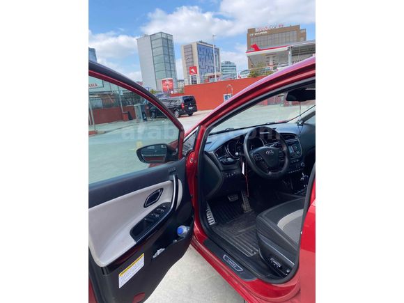 Sahibinden Kia Ceed 1.6 CRDi Premium 2016 Model İstanbul 115.000 km Kırmızı
