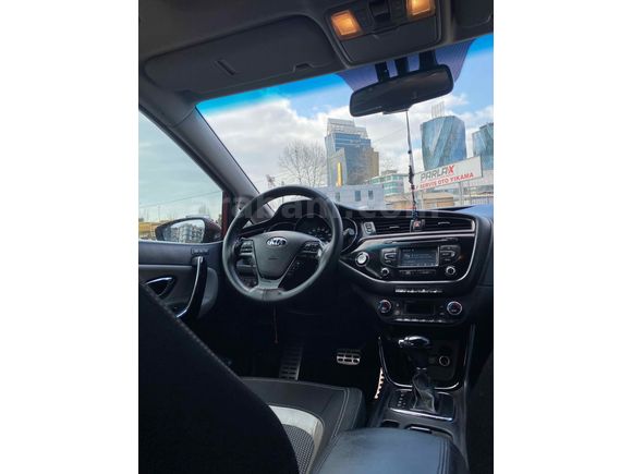 Sahibinden Kia Ceed 1.6 CRDi Premium 2016 Model İstanbul 115.000 km Kırmızı